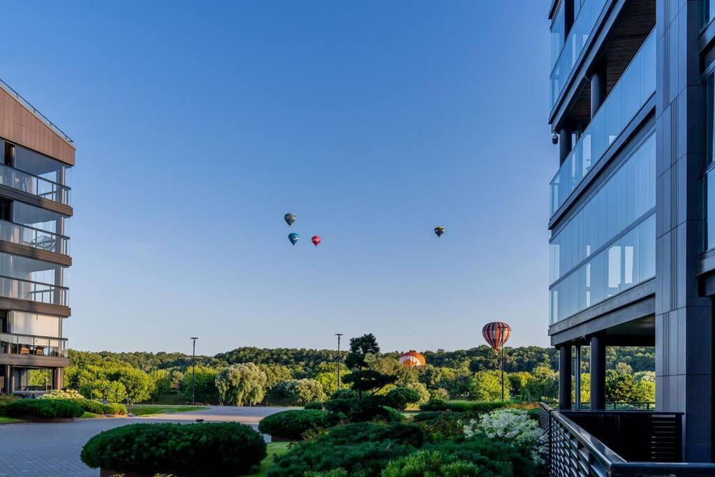 Bright Kaunas Apartment With Castle View Extérieur photo
