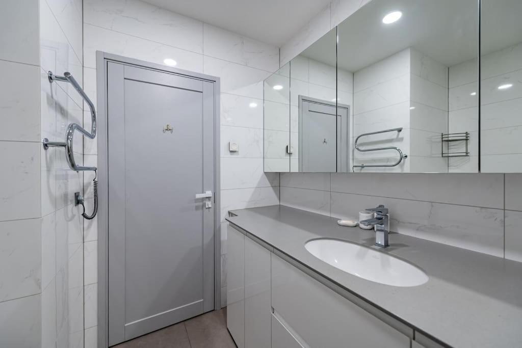 Bright Kaunas Apartment With Castle View Extérieur photo